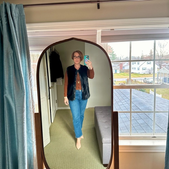 St John faux fur vest - Picture 2 of 7